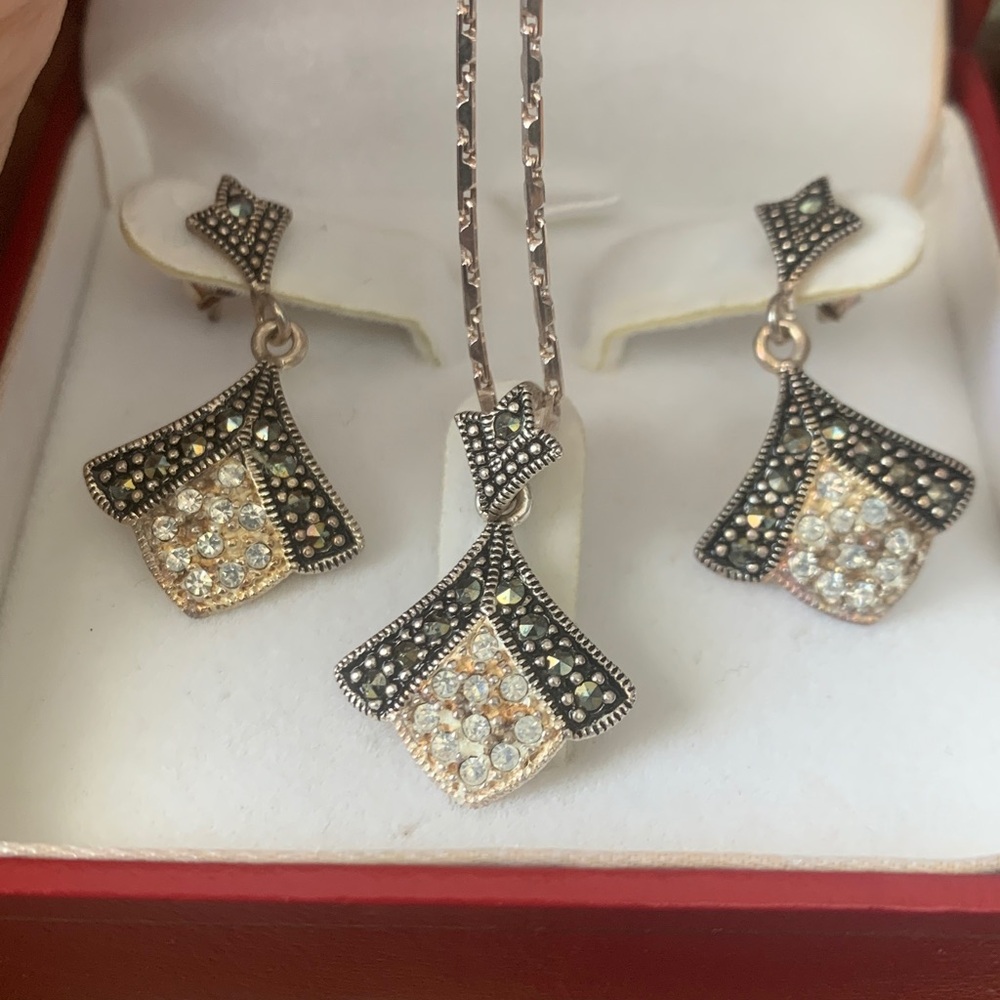 Elegant Silver and Black Jewelry Set